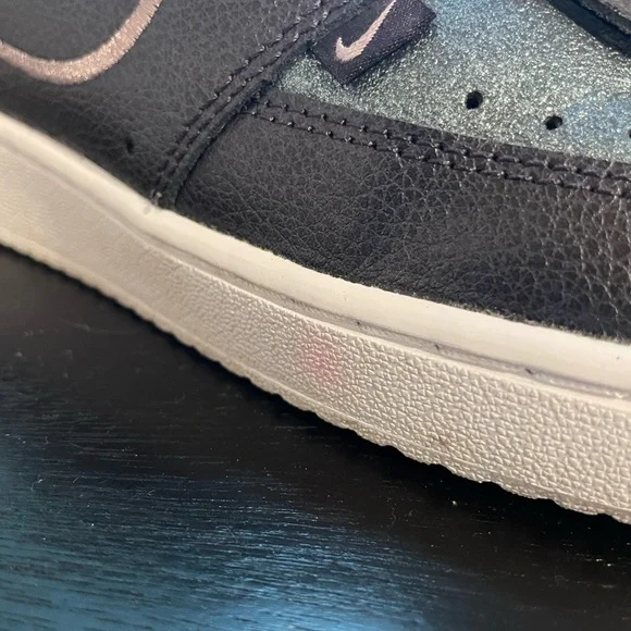 Nike Women's Vision Lows Size 11 Sneakers - Picture 8 of 10